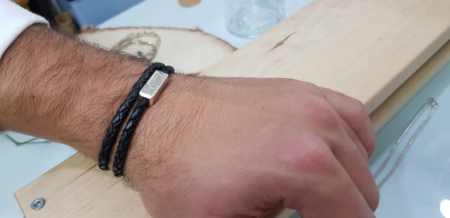 צמיד עור וחריטה לגבר