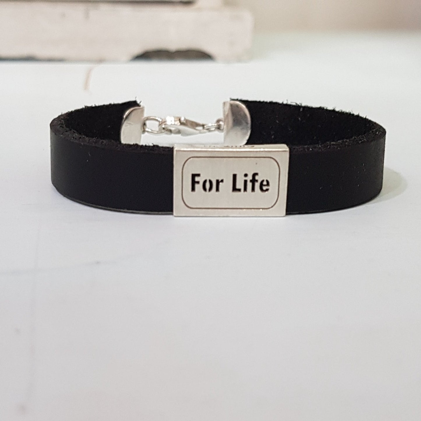 צמיד עור עם לינק כסף