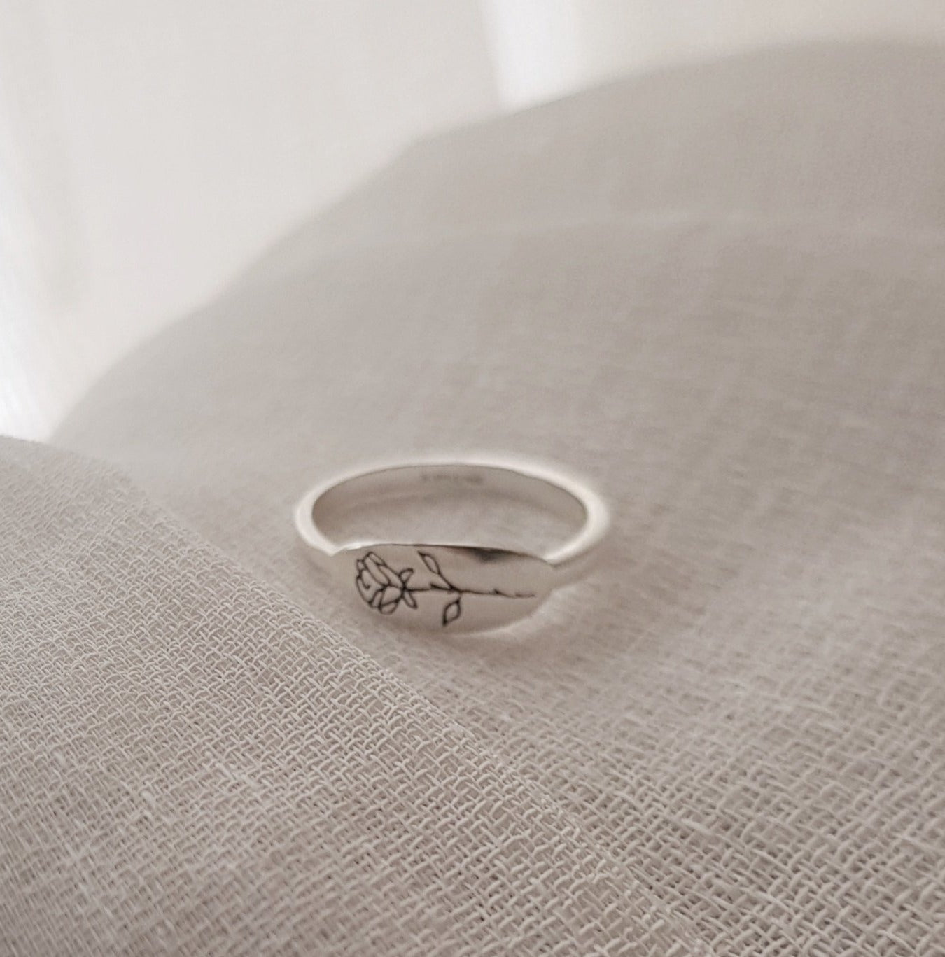 925 Sterling Silver Rose Design Band Ring | Size 5 to 12 | Minimalist Delicate Jewelry - AlmaJewelryShop Online boutique for gold and silver jewelry