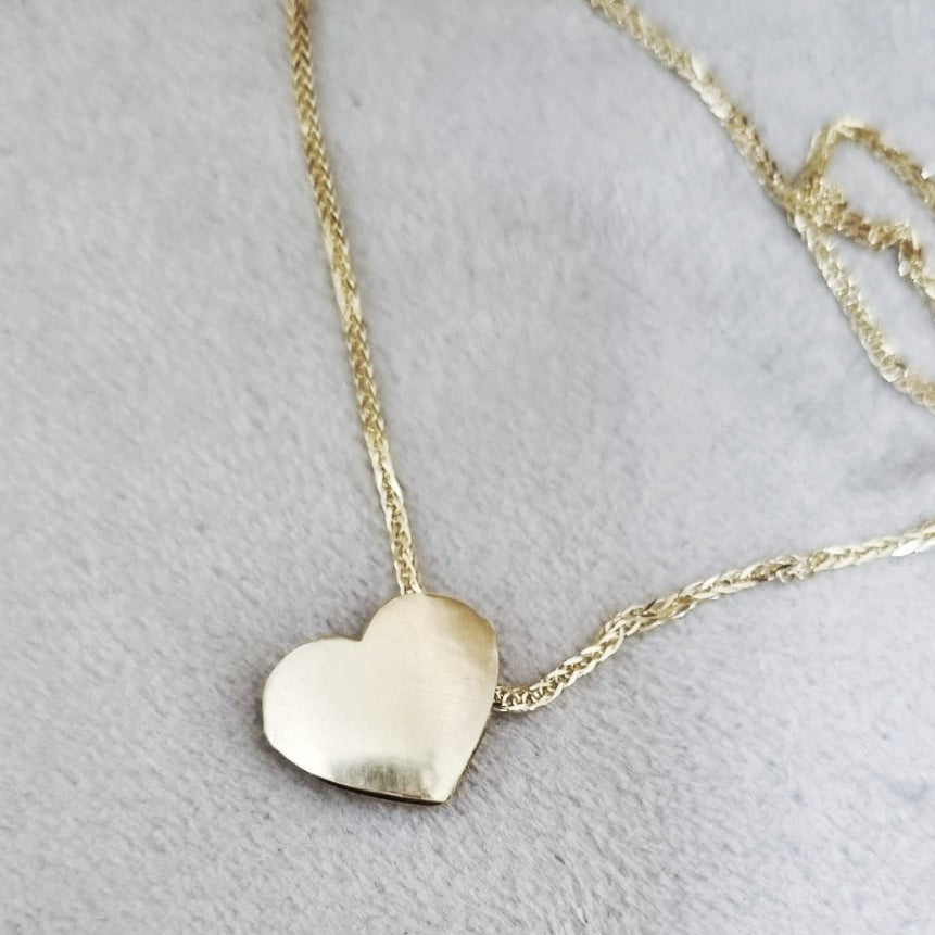 A gold dainty heart necklace - AlmaJewelryShop