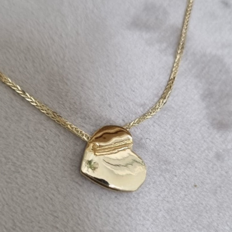 A gold dainty heart necklace - AlmaJewelryShop