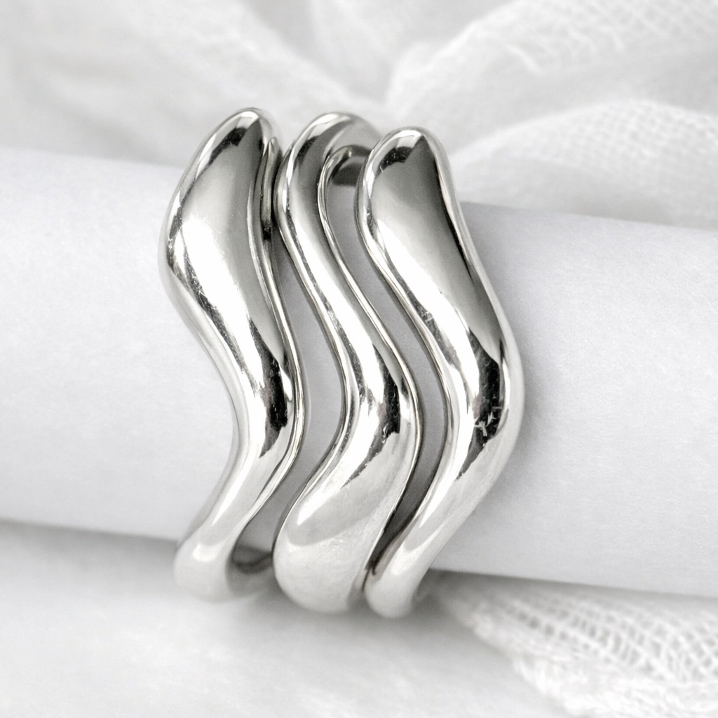 טבעת כסף מפוסלת בצורת גל