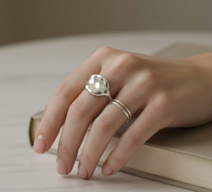 טבעת עגולה אורגנית מכסף סטרלינג בעבודת יד | Alma Jewelry Shop תכשיטי כסף וזהב