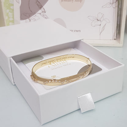 צמיד ייחודי בזהב ויהלומים מהמם לאשה חזקה ועצמאית